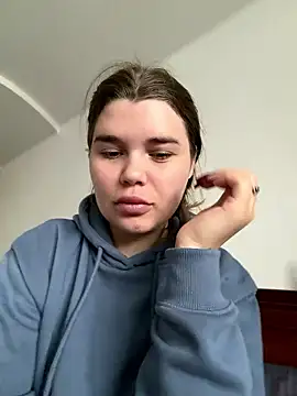 Snapshot of ella_zzz chatting on January 12, 2026, 10:11 am ella zzz online show from January 12, 2026, 10:11 am