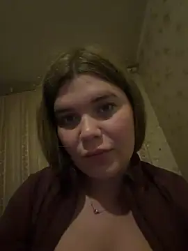 Snapshot of ella_zzz chatting on May 10, 2026, 8:54 pm ella zzz online show from May 10, 2026, 8:54 pm