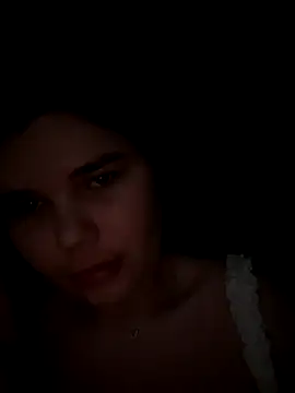 Snapshot of ella_zzz chatting on December 18, 2025, 2:10 pm ella zzz online show from December 18, 2025, 2:10 pm