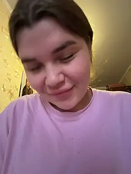 Snapshot of ella_zzz chatting on April 10, 2026, 4:03 pm ella zzz online show from April 10, 2026, 4:03 pm