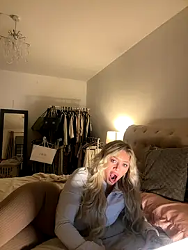 blissdimicco online show from November 13, 2025, 6:23 pm