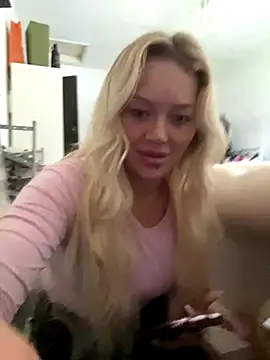 blissdimicco online show from November 12, 2025, 10:52 am