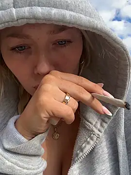 blissdimicco online show from November 4, 2025, 11:36 am