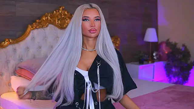 Juicy Jessye online show from May 14, 2026, 7:44 pm