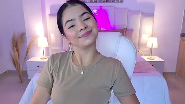 Snapshot of Layla_Breezee chatting on April 23, 2026, 11:27 am Layla Breezee online show from April 23, 2026, 11:27 am