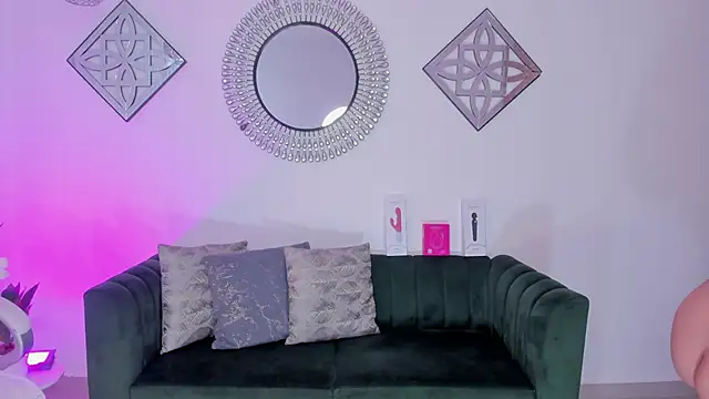 Layla Breezee online show from September 30, 2025, 3:40 pm