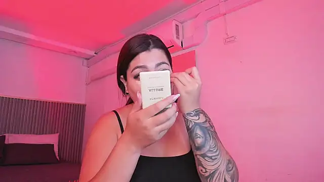 bonnieAn online show from November 27, 2025, 11:32 am