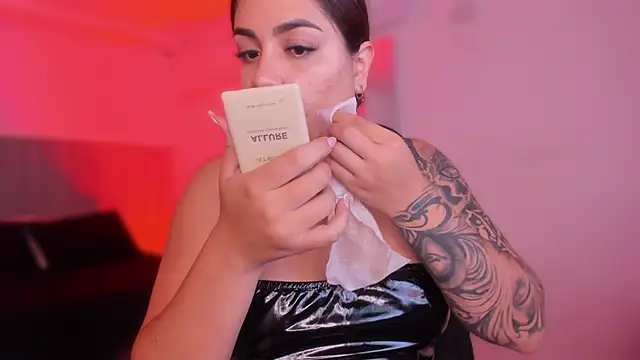 bonnieAn online show from November 30, 2025, 11:22 am