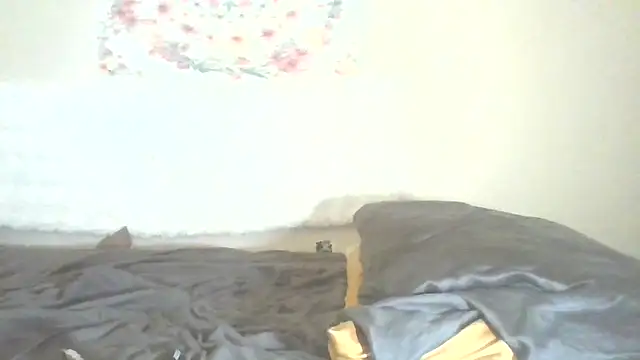 angeliquebelcali online show from May 27, 2026, 2:24 pm