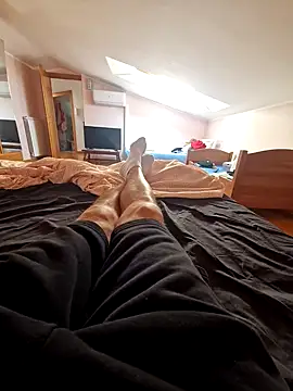 Snapshot of Velly82 chatting on April 4, 2026, 2:23 pm Velly82 online show from April 4, 2026, 2:23 pm