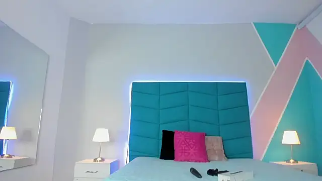 Luciana brown  online show from March 14, 2025, 8:17 pm