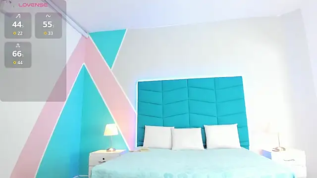 Luciana brown  online show from October 29, 2025, 8:19 pm