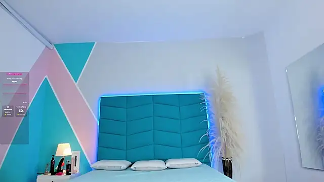 Luciana brown  online show from November 12, 2025, 8:12 pm