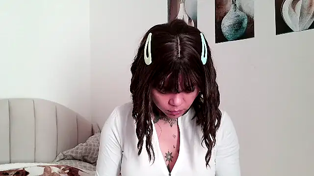 serena  vedette online show from May 19, 2026, 7:59 am