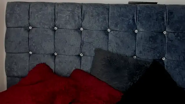 onix bl4ck online show from January 31, 2025, 7:18 pm