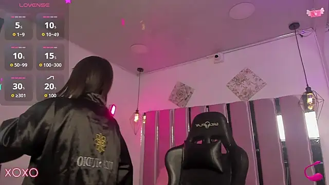 Snapshot of Belinda_Braund chatting on September 19, 2025, 3:43 am Belinda Braund online show from September 19, 2025, 3:43 am