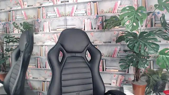 DemianEnglen online show from March 18, 2025, 11:20 pm