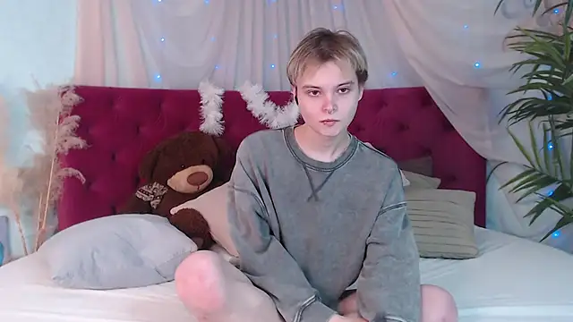 DemianEnglen online show from October 8, 2025, 9:37 pm