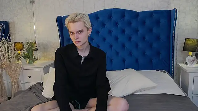 DemianEnglen online show from March 8, 2025, 8:46 pm