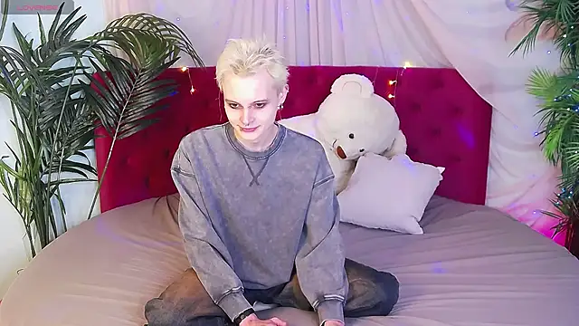 DemianEnglen online show from February 4, 2025, 8:38 pm