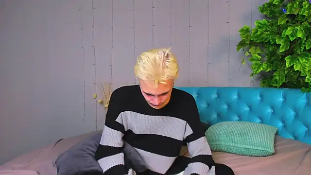 DemianEnglen online show from February 3, 2025, 2:47 am