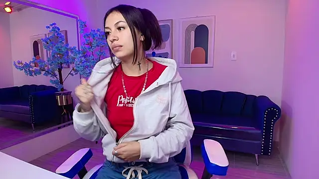 Snapshot of Charlotte_ethan chatting on February 11, 2025, 3:29 am Charlotte ethan online show from February 11, 2025, 3:29 am