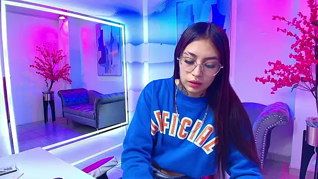 Snapshot of Charlotte_ethan chatting on October 17, 2025, 3:43 am Charlotte ethan online show from October 17, 2025, 3:43 am