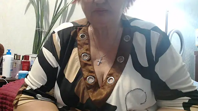 DeniseeRosea online show from October 15, 2025, 7:00 pm