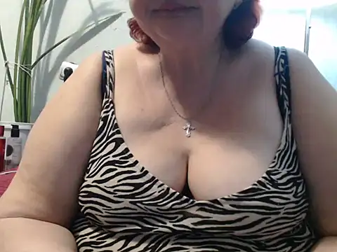 Snapshot of DeniseeRosea chatting on May 15, 2026, 6:28 pm DeniseeRosea online show from May 15, 2026, 6:28 pm