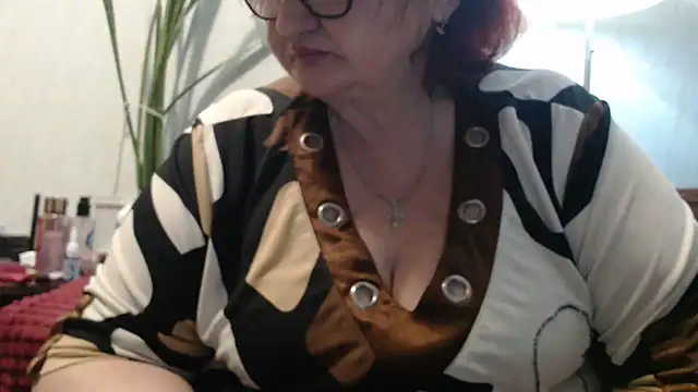 Snapshot of DeniseeRosea chatting on May 4, 2026, 5:49 pm DeniseeRosea online show from May 4, 2026, 5:49 pm