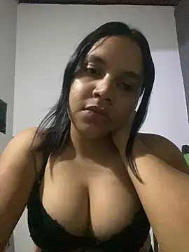 Snapshot of CamilaX69 chatting on January 27, 2025, 2:42 am CamilaX69 online show from January 27, 2025, 2:42 am