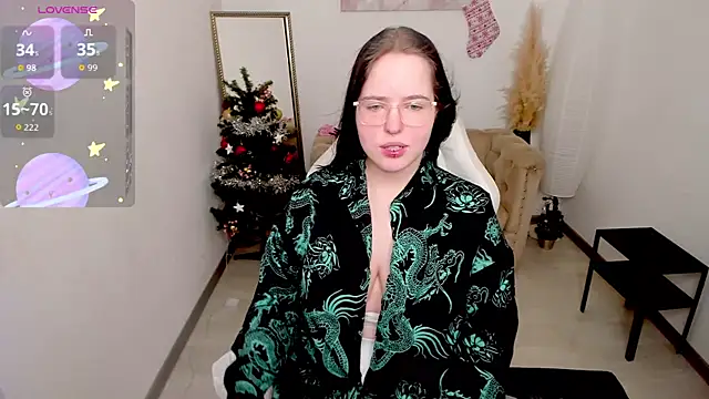 Snapshot of Manic_pixie_ chatting on December 17, 2025, 3:39 pm Manic pixie online show from December 17, 2025, 3:39 pm