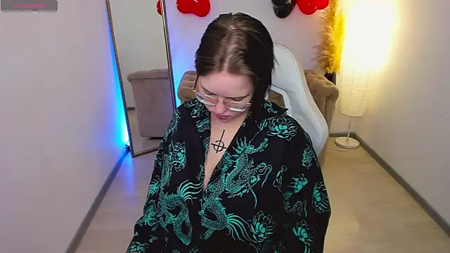 Snapshot of Manic_pixie_ chatting on February 12, 2026, 3:34 pm Manic pixie online show from February 12, 2026, 3:34 pm