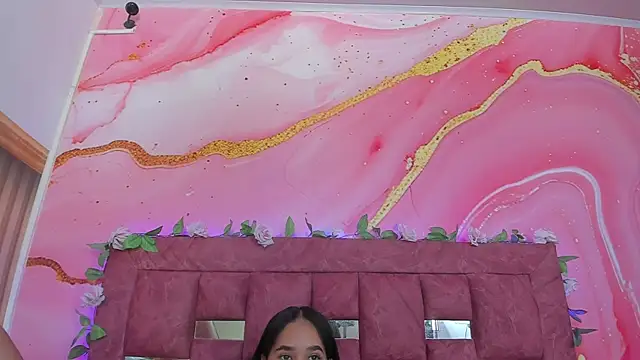 scarlett  evans  online show from July 14, 2026, 6:25 pm