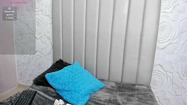 LindaHooker online show from February 5, 2026, 6:09 am