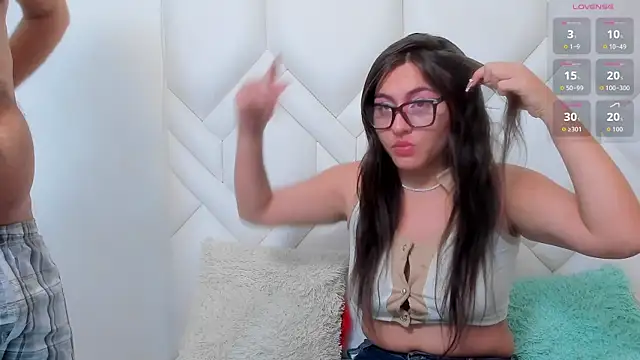 Snapshot of LindaHooker chatting on April 1, 2026, 6:59 am LindaHooker online show from April 1, 2026, 6:59 am