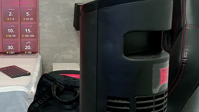 Alaia Colins online show from February 15, 2026, 1:39 am