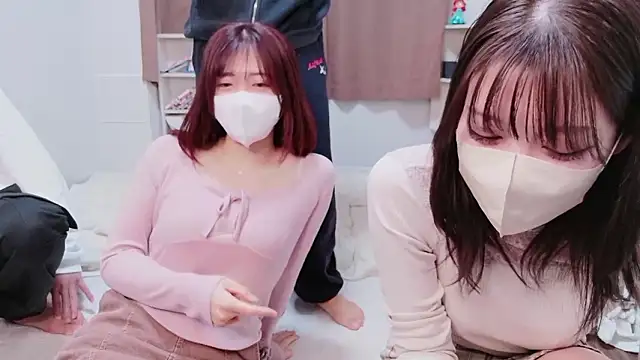 NA-KAREN-V8 online show from December 21, 2025, 2:08 pm