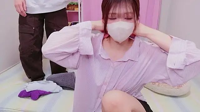 Snapshot of NA-KAREN-V8 chatting on April 11, 2026, 12:20 pm NA-KAREN-V8 online show from April 11, 2026, 12:20 pm