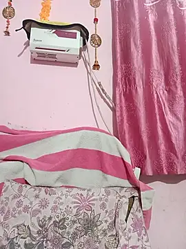 Simran-001 online show from November 25, 2025, 4:18 pm