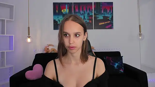 SandraTucker online show from September 22, 2025, 3:12 am