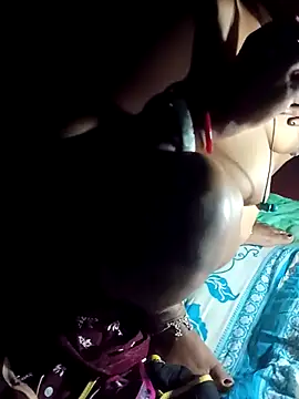 Bong-lady online show from November 13, 2025, 7:18 pm