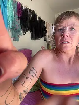 I am babydoll online show from October 17, 2025, 9:38 pm