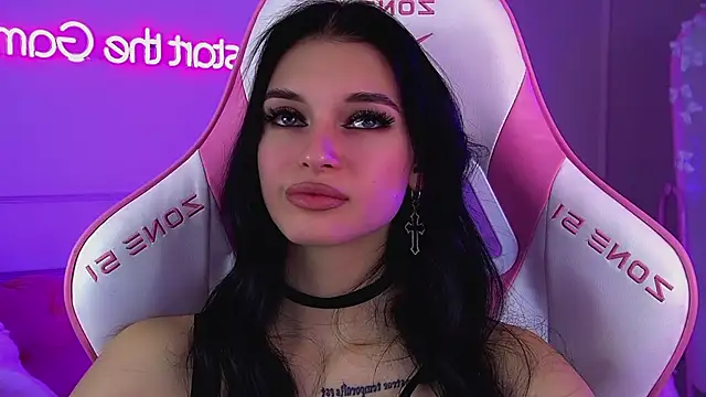 Snapshot of BeverlyMost chatting on February 24, 2026, 7:15 pm BeverlyMost online show from February 24, 2026, 7:15 pm