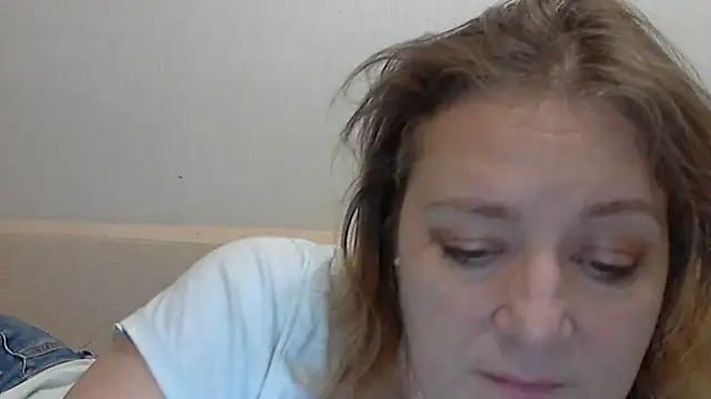 WriterInna44 online show from February 11, 2025, 1:20 pm