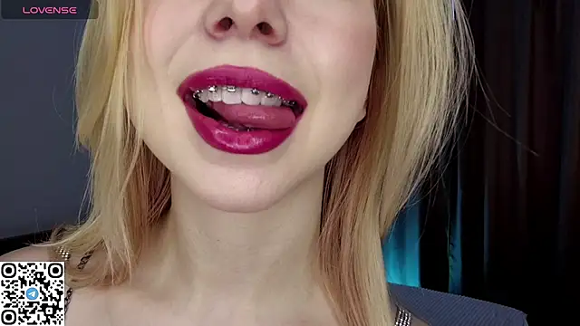 Snapshot of LynetHakes chatting on March 29, 2026, 6:26 am LynetHakes online show from March 29, 2026, 6:26 am