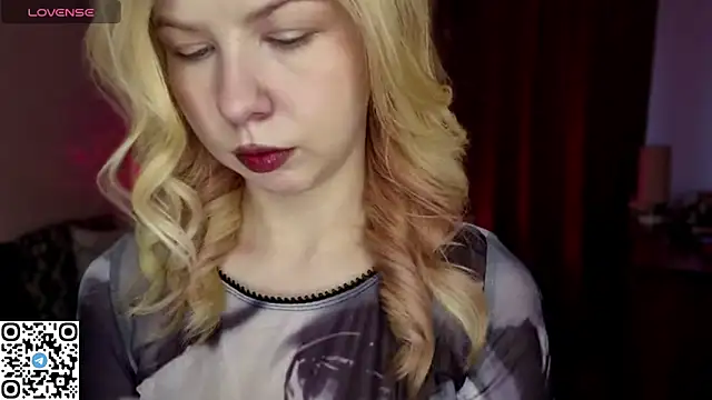 Snapshot of LynetHakes chatting on April 9, 2026, 6:30 am LynetHakes online show from April 9, 2026, 6:30 am