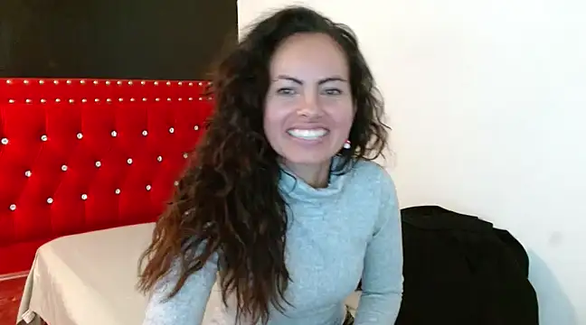 Snapshot of ShairaMarss chatting on March 17, 2025, 8:19 pm ShairaMarss online show from March 17, 2025, 8:19 pm