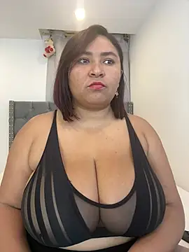 Snapshot of KarlaWild chatting on February 23, 2025, 12:08 am KarlaWild online show from February 23, 2025, 12:08 am