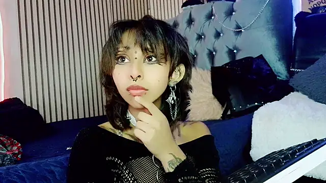 Snapshot of verhona_vlad chatting on March 8, 2025, 5:43 pm verhona vlad online show from March 8, 2025, 5:43 pm
